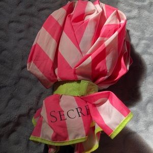 COPY - PINK VS umbrella